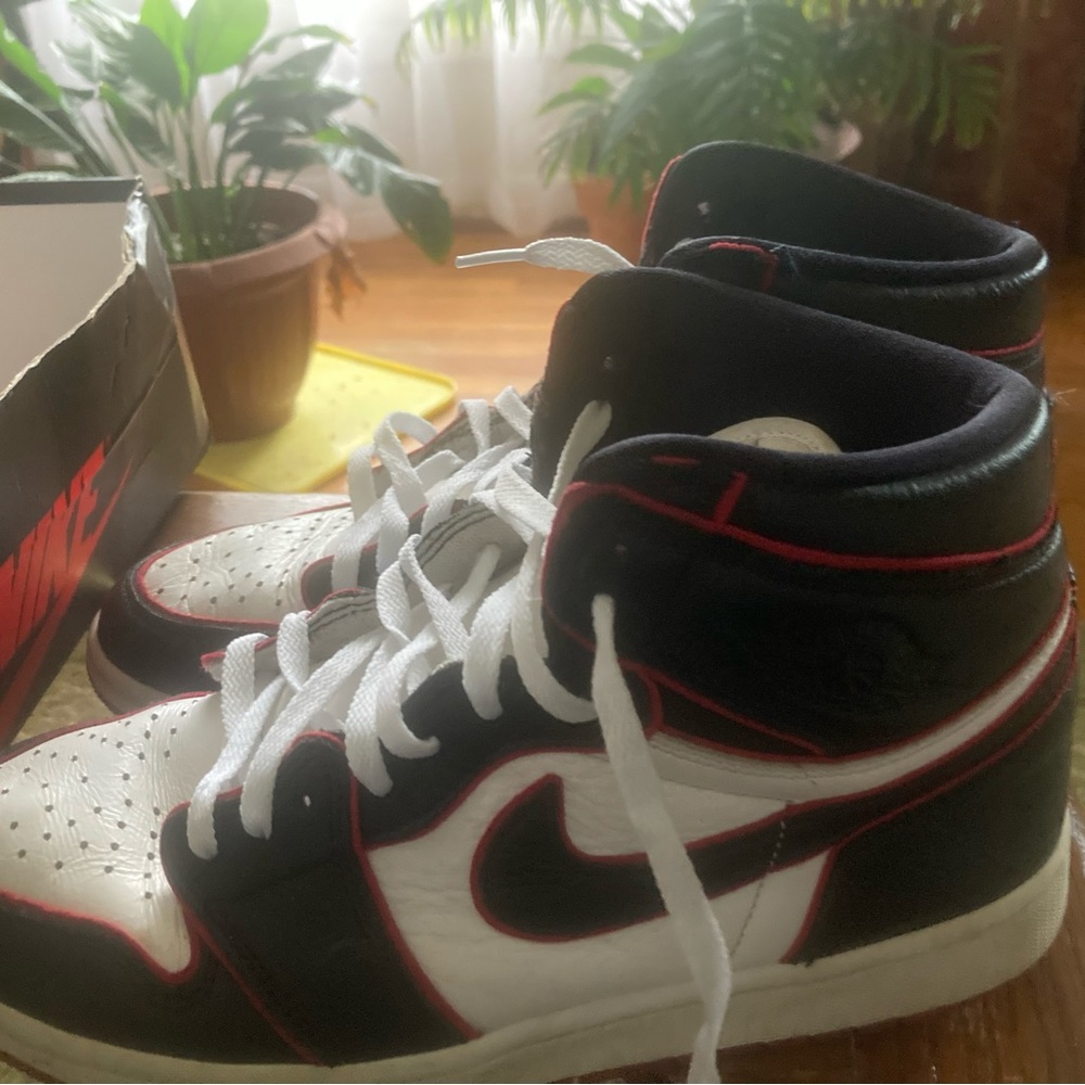 Jordan 1 retro bloodline